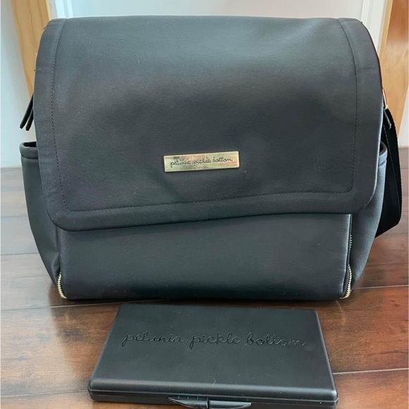 Petunia Pickle Bottom Boxy diaper bag - Picture 1 of 7